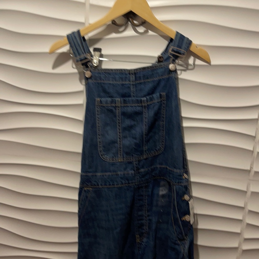 Gap cut off overalls NWT